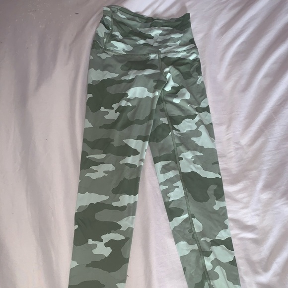 Aerie camo leggings - Picture 3 of 3